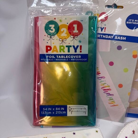 D10  Party Decorations- 7 piece Rainbow Star variety party supplies and decorati - Picture 3 of 5